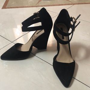 Black wedge heels